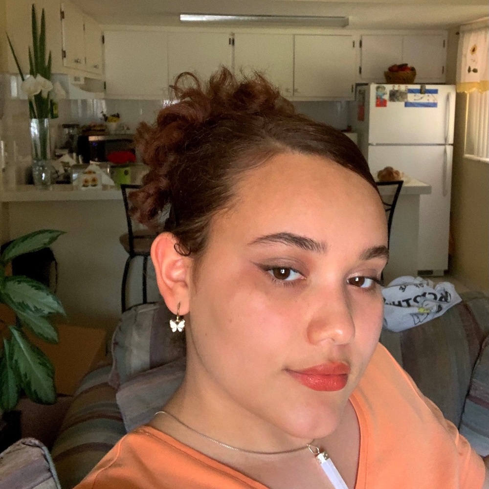 Meet your Posher, Adriana